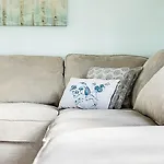 Quiet And Cosy 2-Bed In Wimbledon
