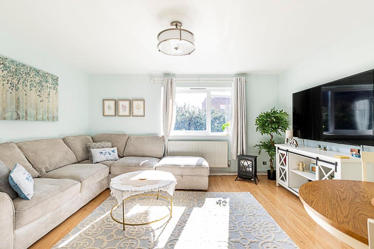 Appartamento Quiet And Cosy 2-bed In Wimbledon Londra