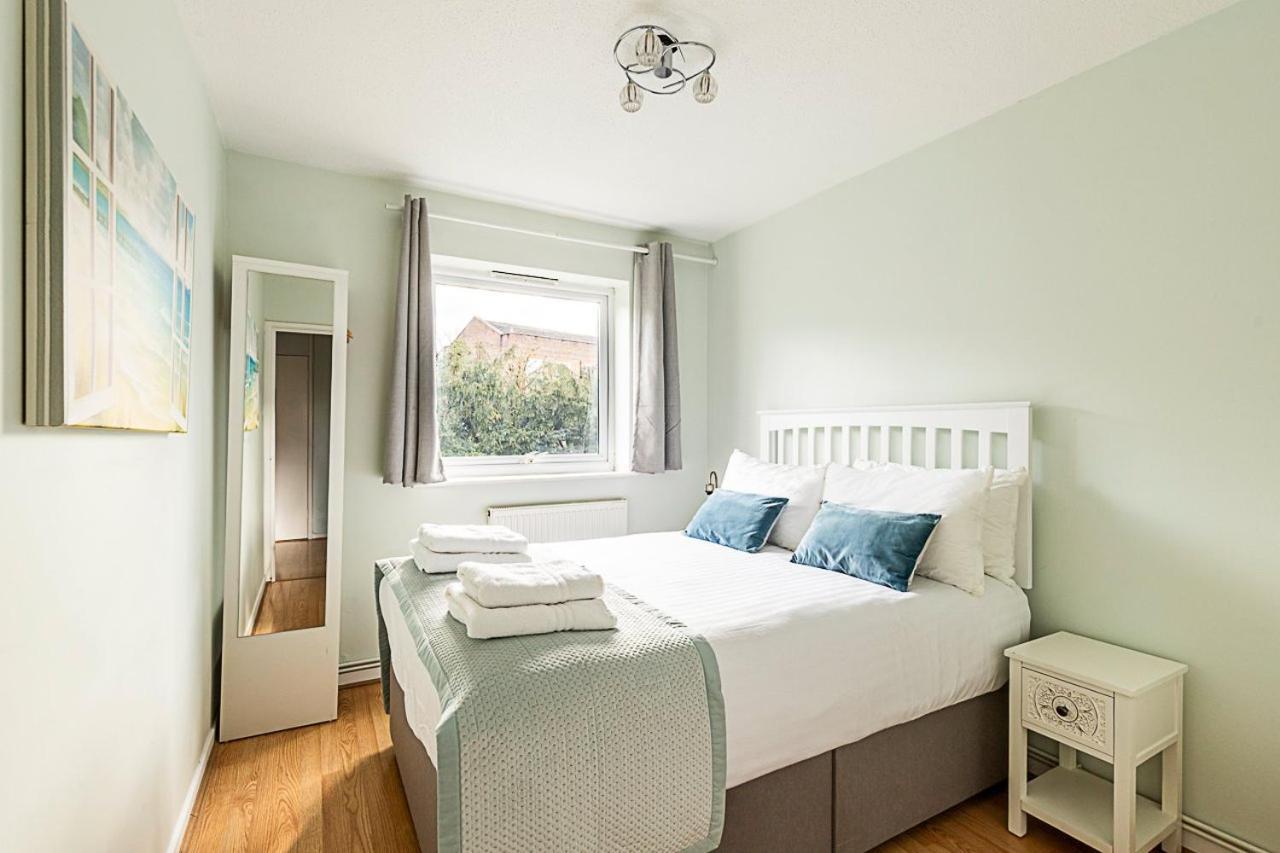 Appartamento Quiet And Cosy 2-bed In Wimbledon Londra